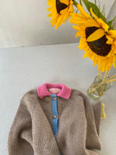 Load image into Gallery viewer, Deima&#39;s Collar Cardi - knitting pattern (english)
