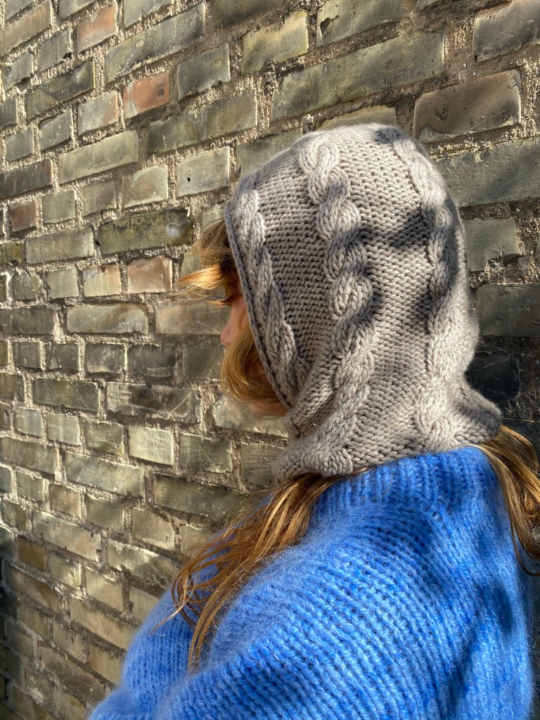 Deima's cable balaclava - knitting pattern (dansk)
