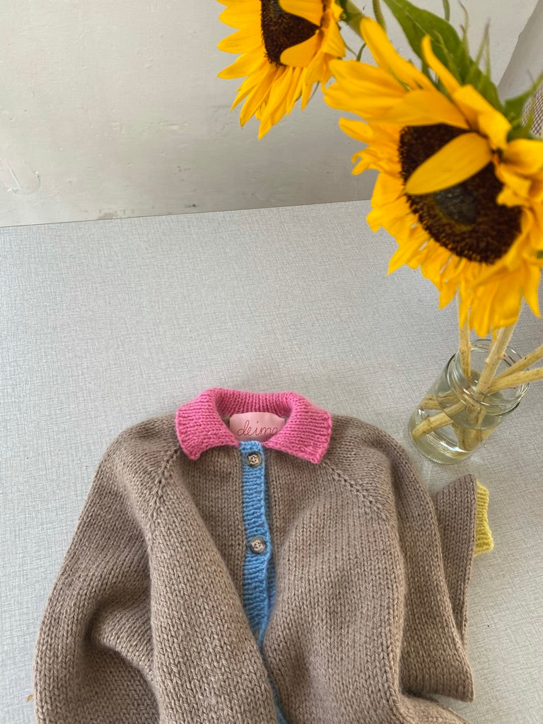 Deima's Collar Cardi - knitting pattern (dansk)