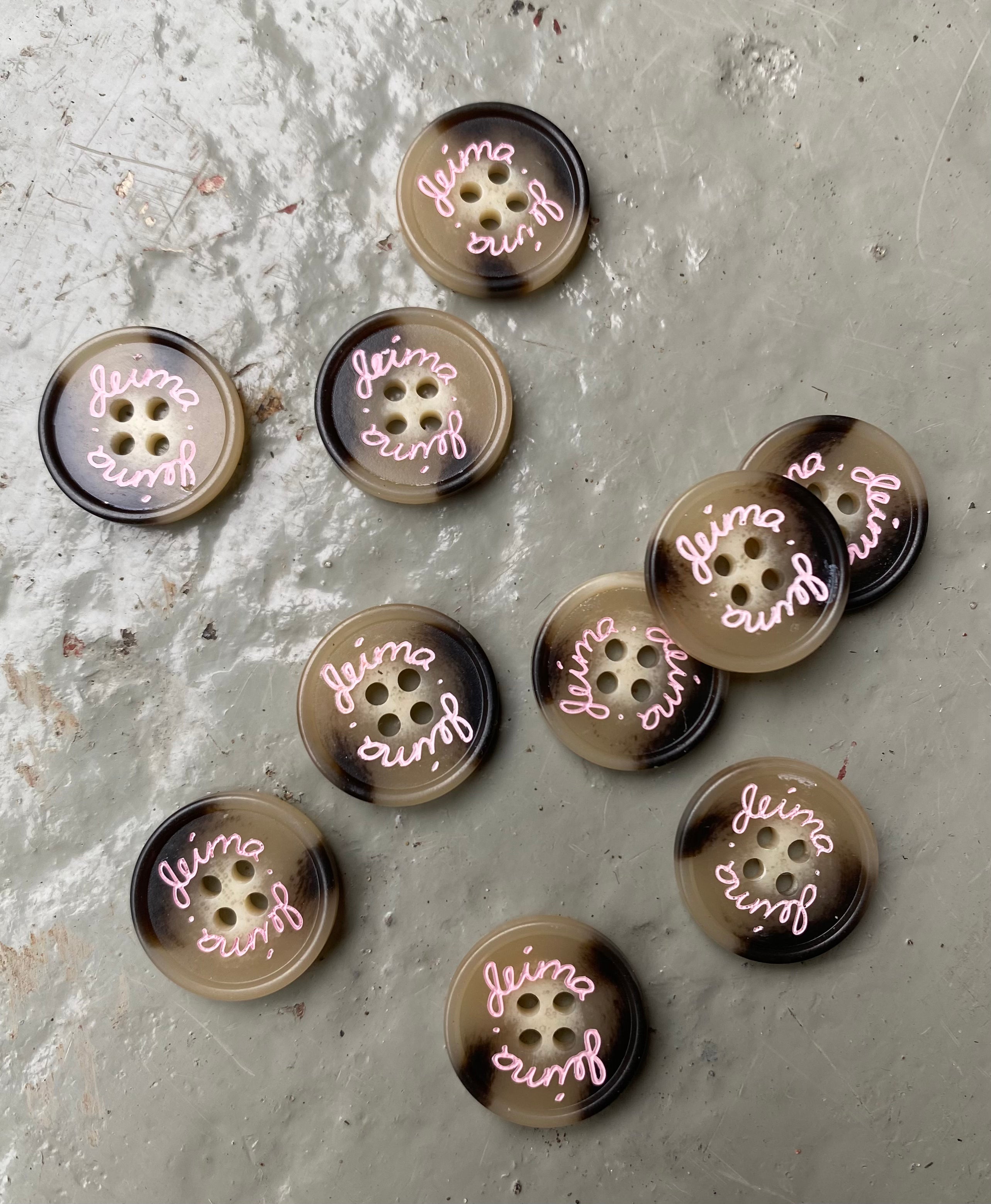 Deima Logo Buttons