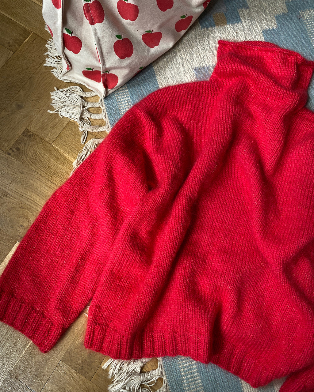 Deima's daily sweater - knitting pattern (english)