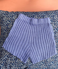 Load image into Gallery viewer, Deima&#39;s sporty shorts pattern - knitting pattern (dansk)

