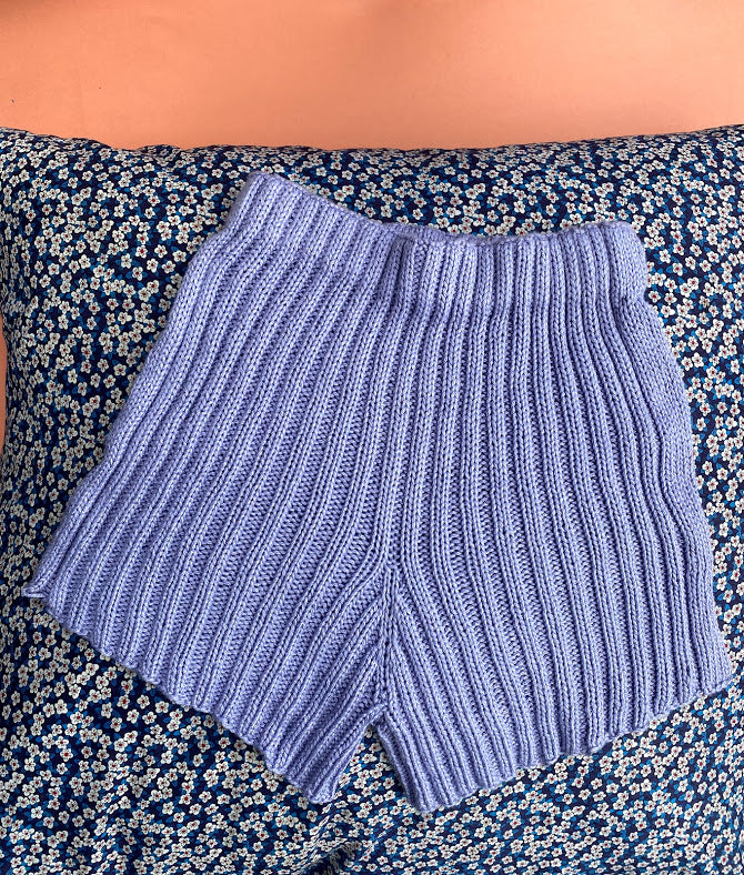 Deima's sporty shorts pattern - knitting pattern (english) – Deima