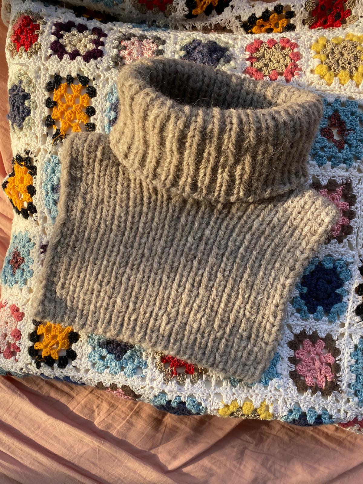 Deima's turtleneck collar - knitting pattern (dansk) – Deima Knitwear
